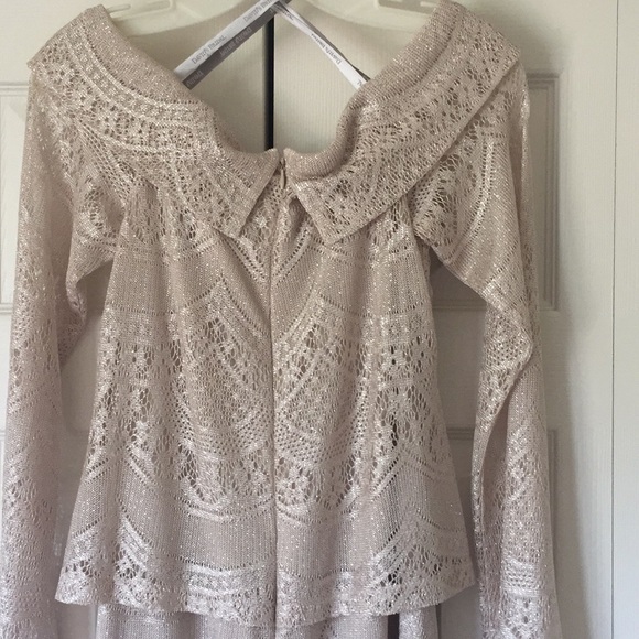 David’s Bridal Lace Champagne Metallic Gown - Picture 4 of 8